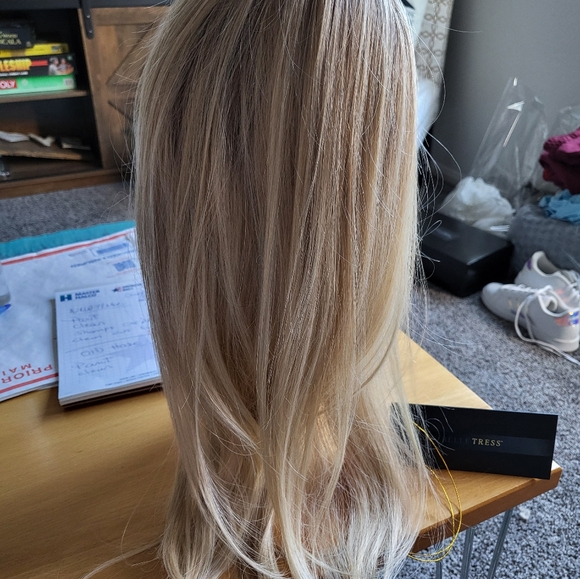 Belletress WIG NEED TO SELL MOVING - Picture 3 of 10